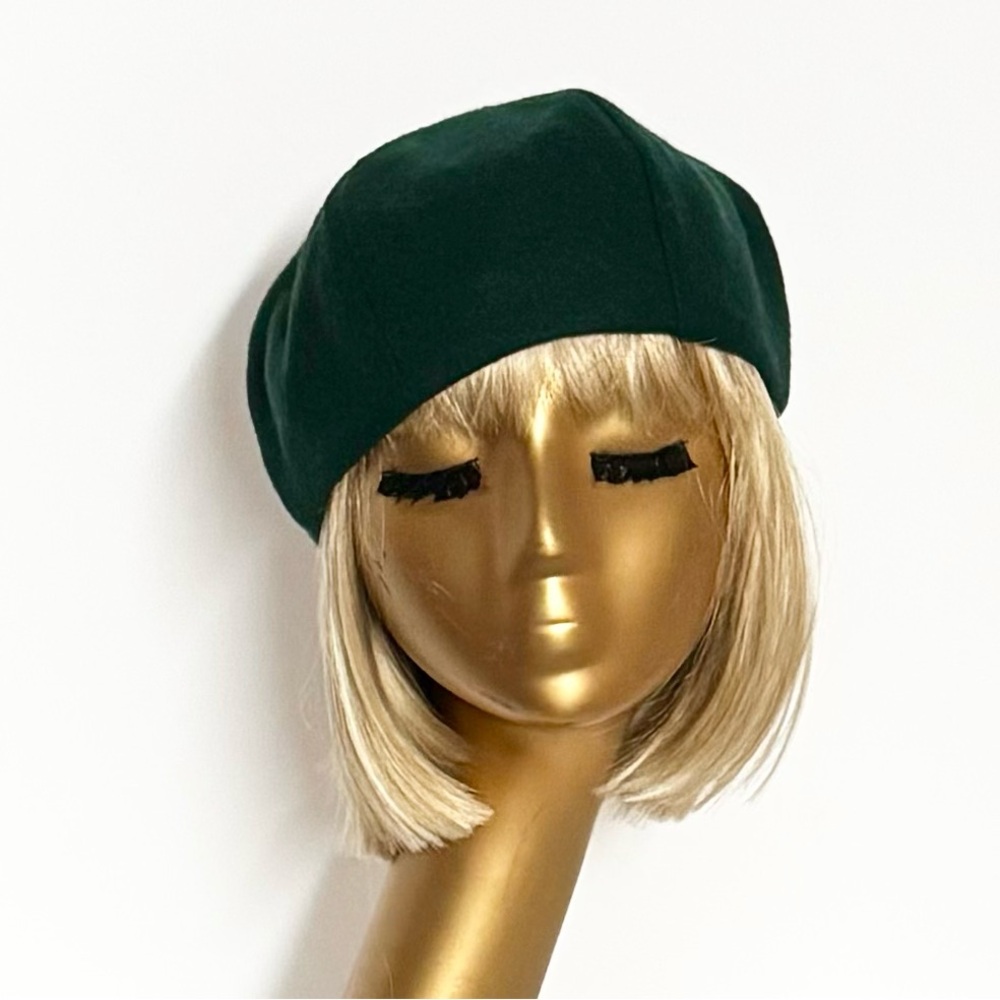 Forest green wool beret hat